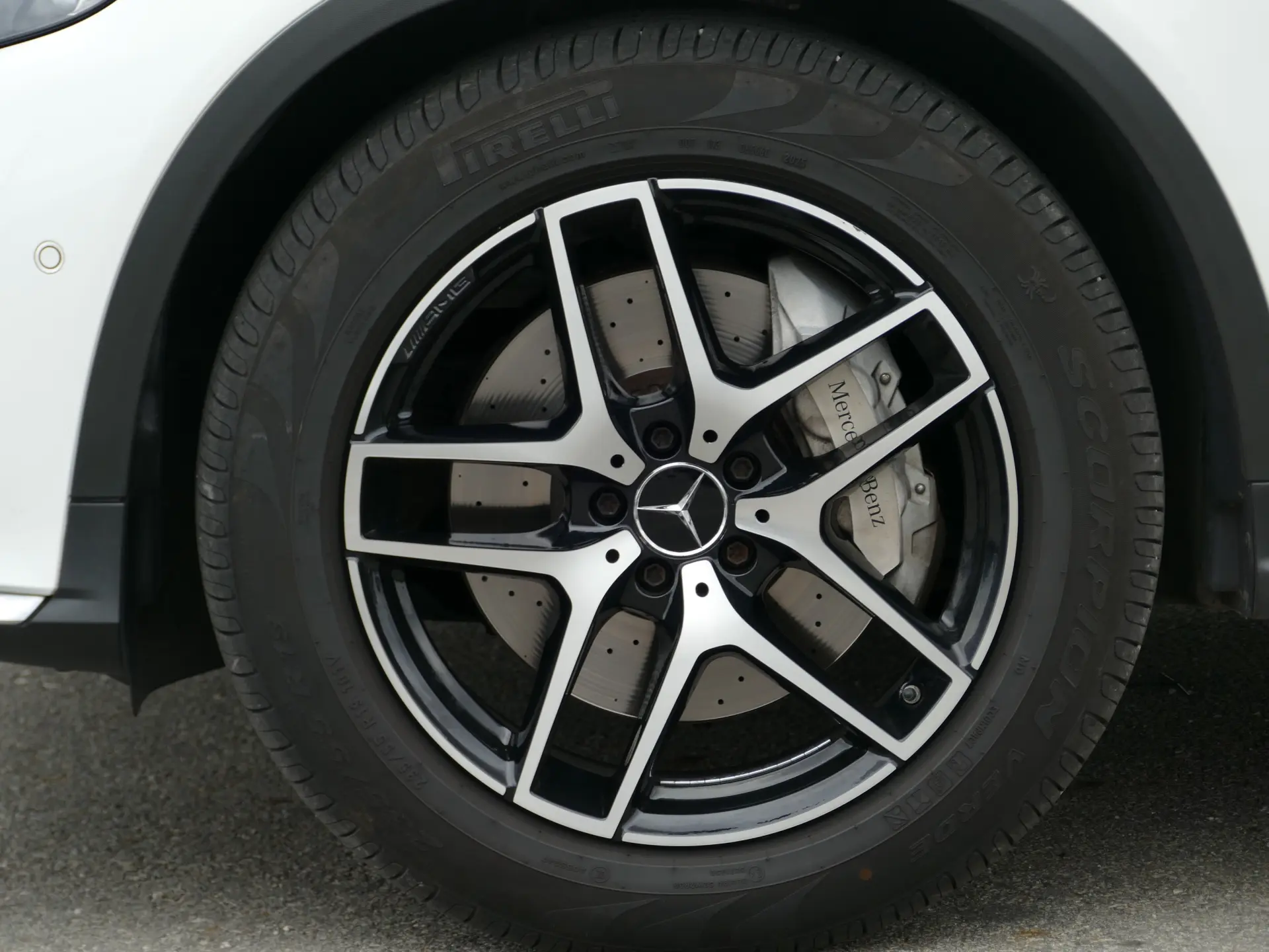 Mercedes-Benz GLC 220 d 4Matic 9G-TRONIC AMG Line 7