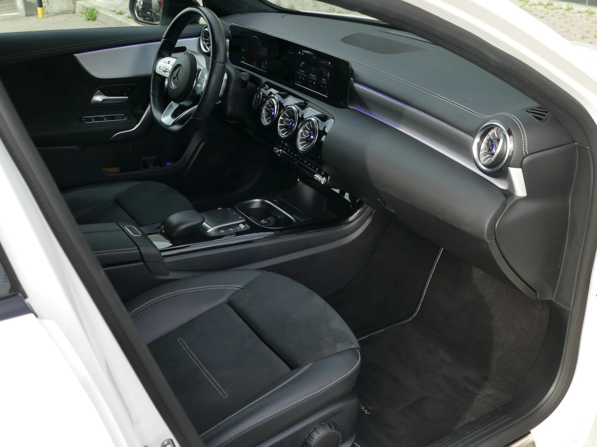 Mercedes-Benz A 250 e AMG Line 25