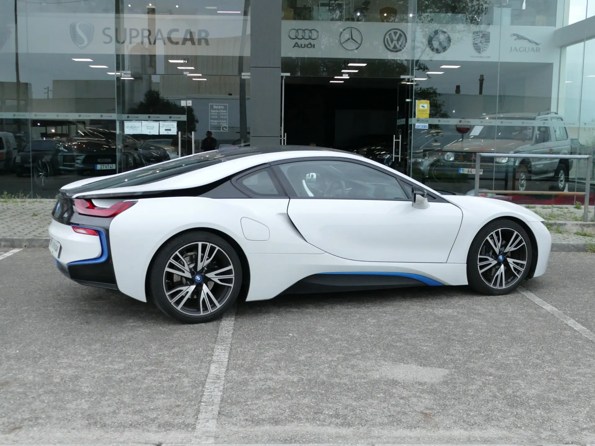 BMW i8 Standard 15