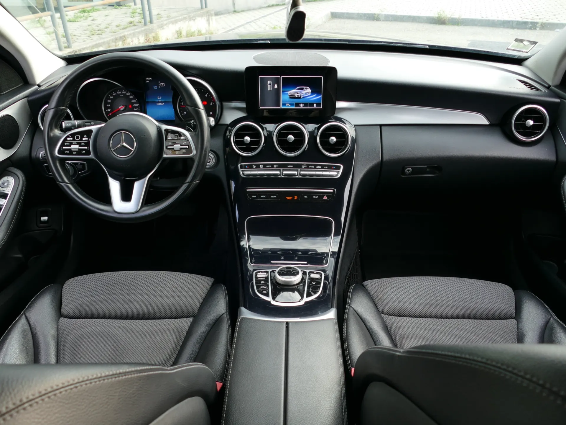 Mercedes-Benz C 200 d Avantgarde 37