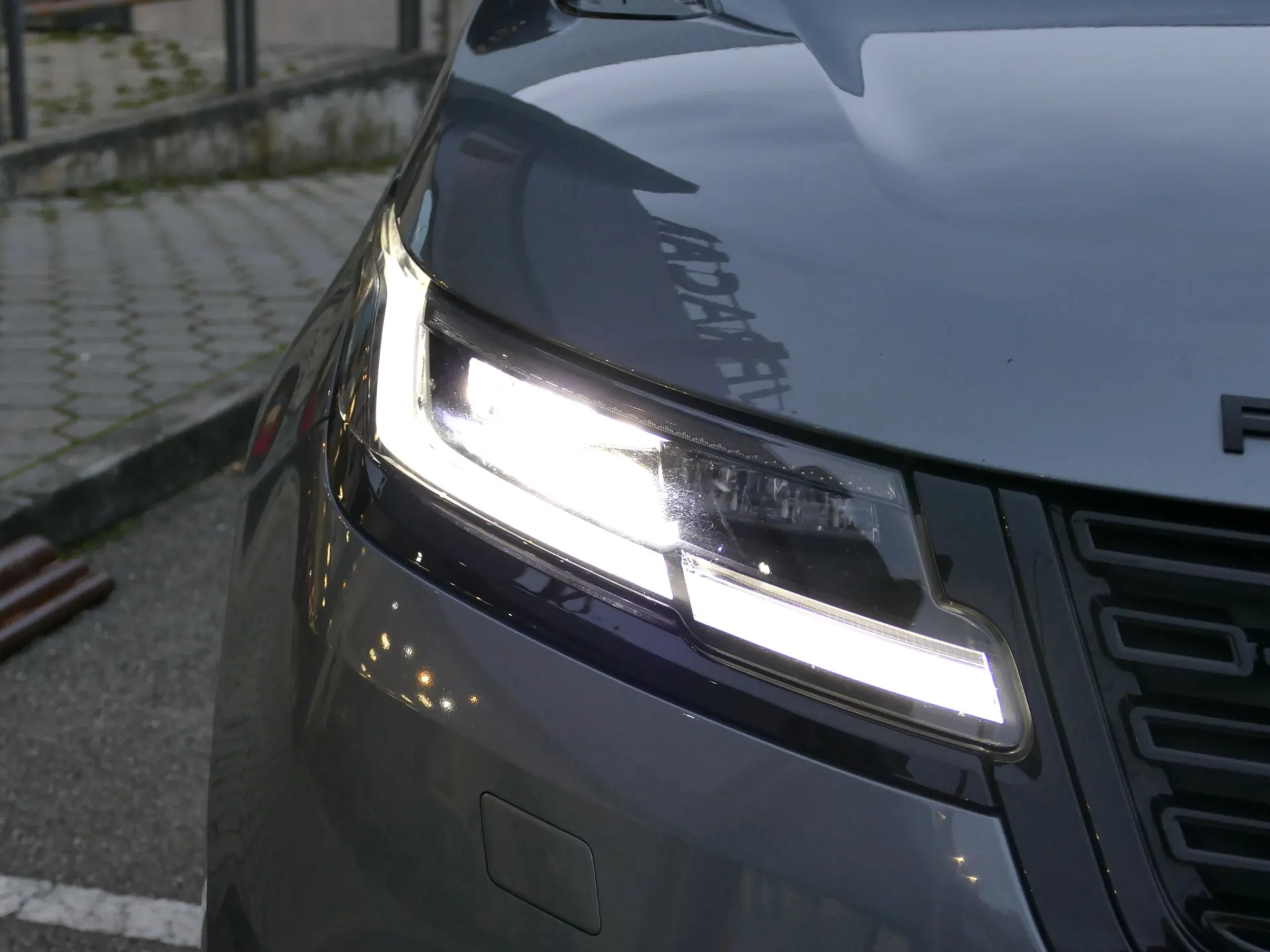 Land Rover Range Rover Velar 2.0 P400e AWD Dynamic SE 8