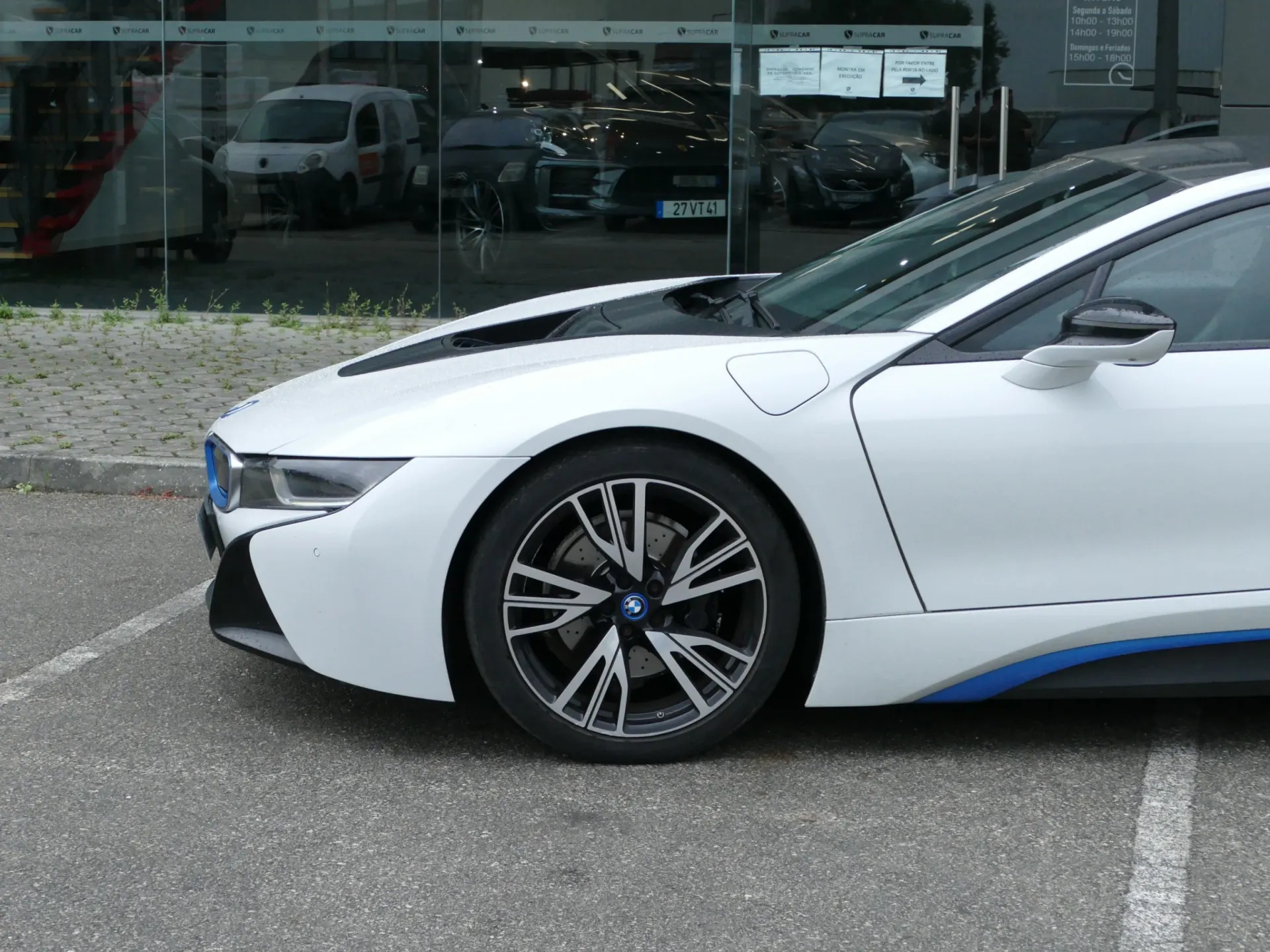 BMW i8 Standard 14