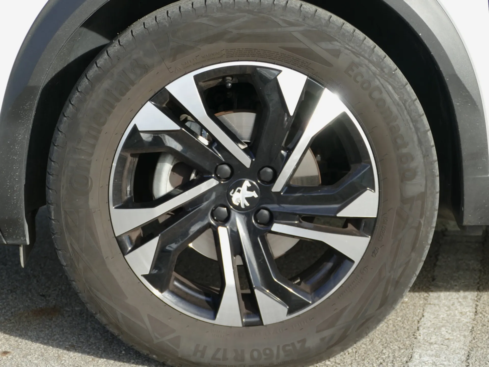 Peugeot 2008 1.2 PureTech Allure EAT8 11