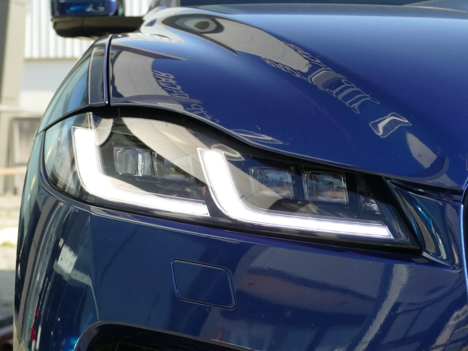 Jaguar F-Pace 2.0 P400e AWD R-Dynamic S 10