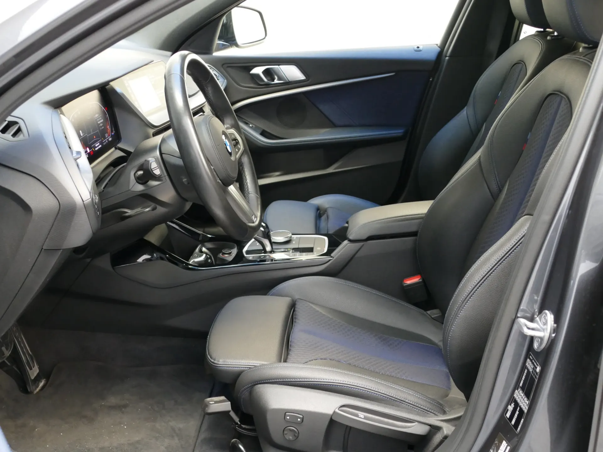 BMW 116 d Pack M Shadow Auto 22