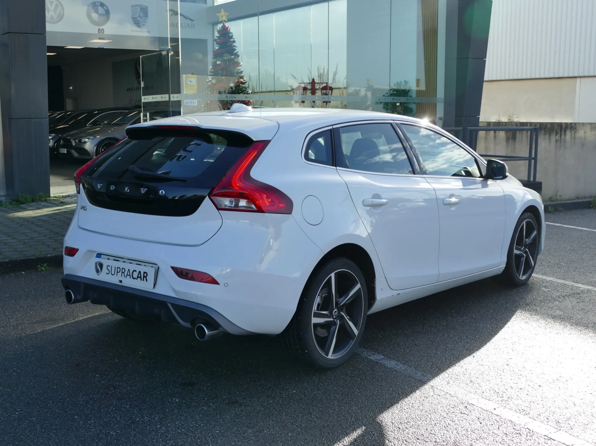 Volvo V40 2.0 D2 R-Design 3