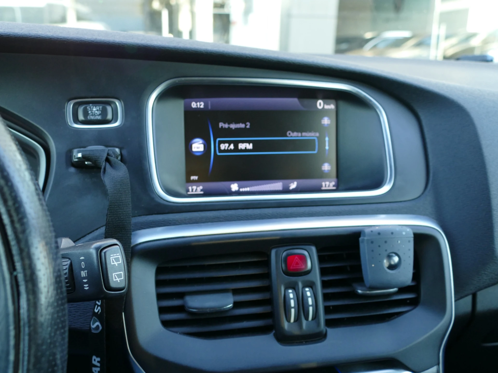 Volvo V40 2.0 D2 R-Design Momentum 21