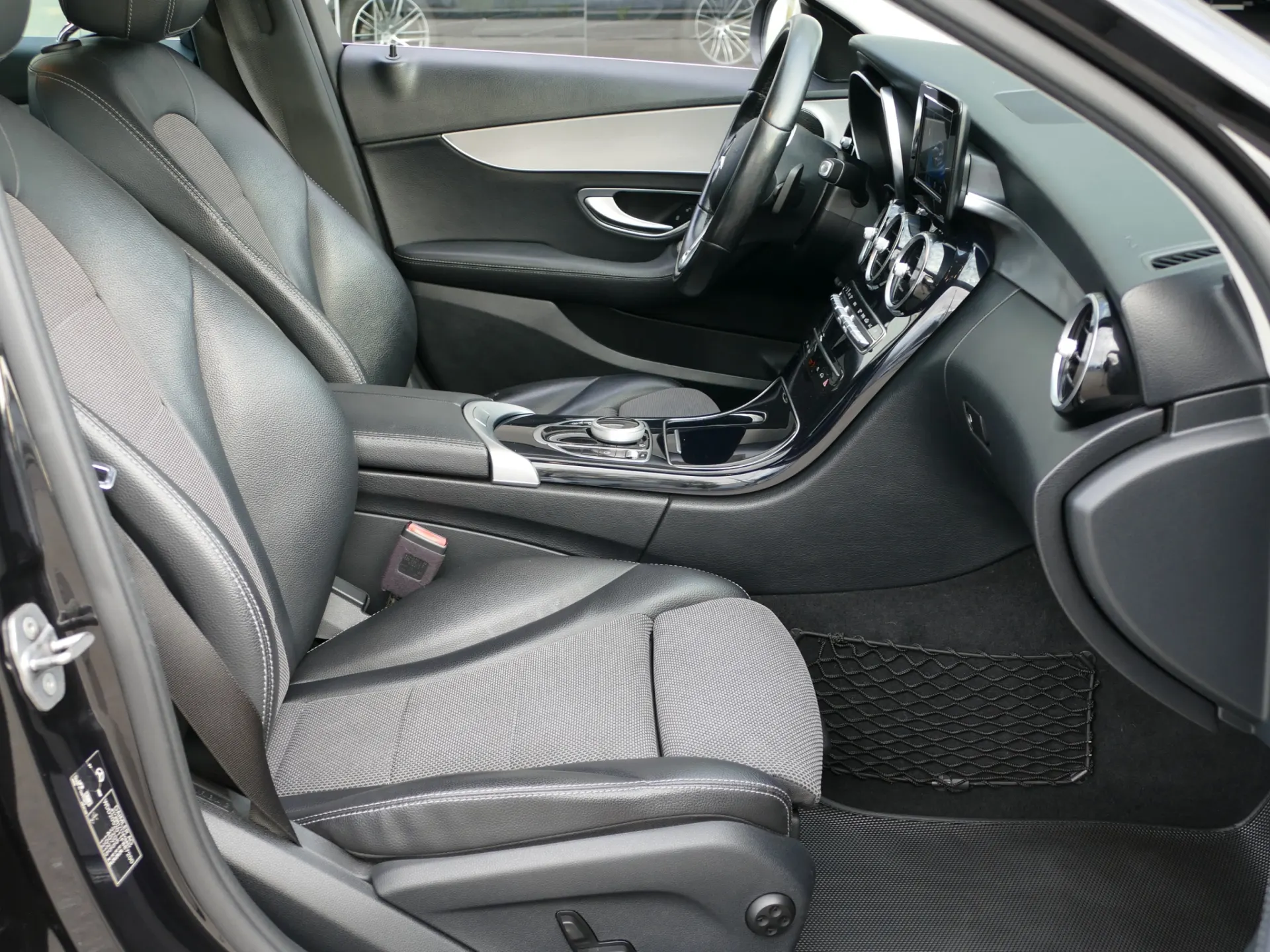 Mercedes-Benz C 200 d Avantgarde 30