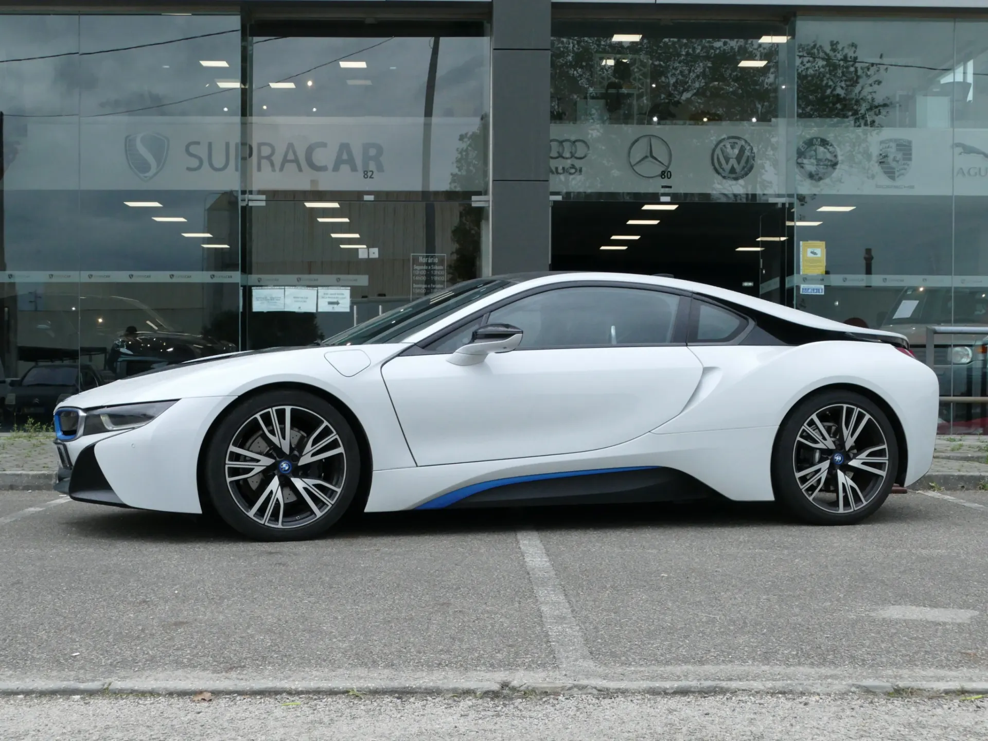 BMW i8 Standard 36