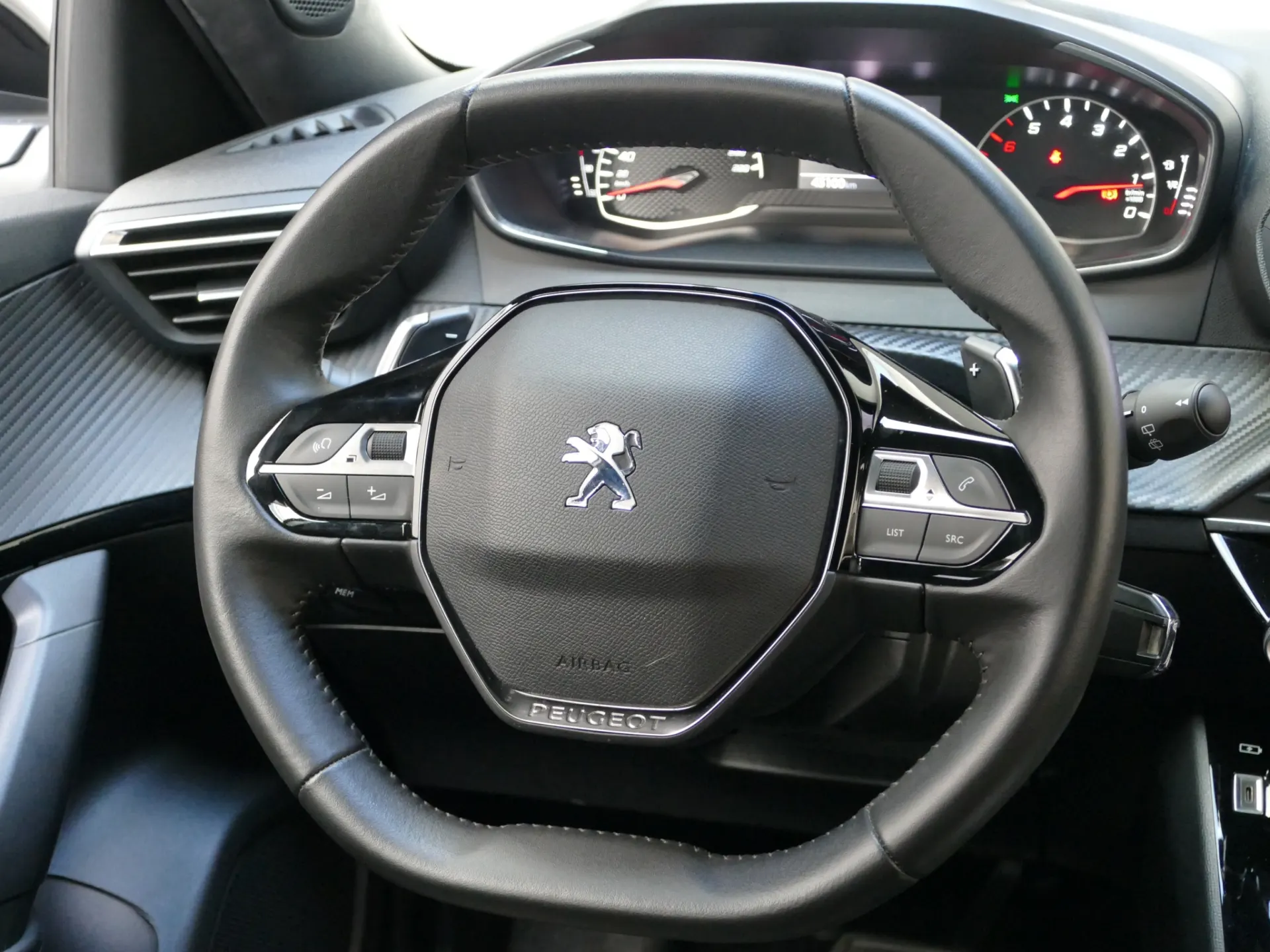 Peugeot 2008 1.2 PureTech Allure EAT8 34