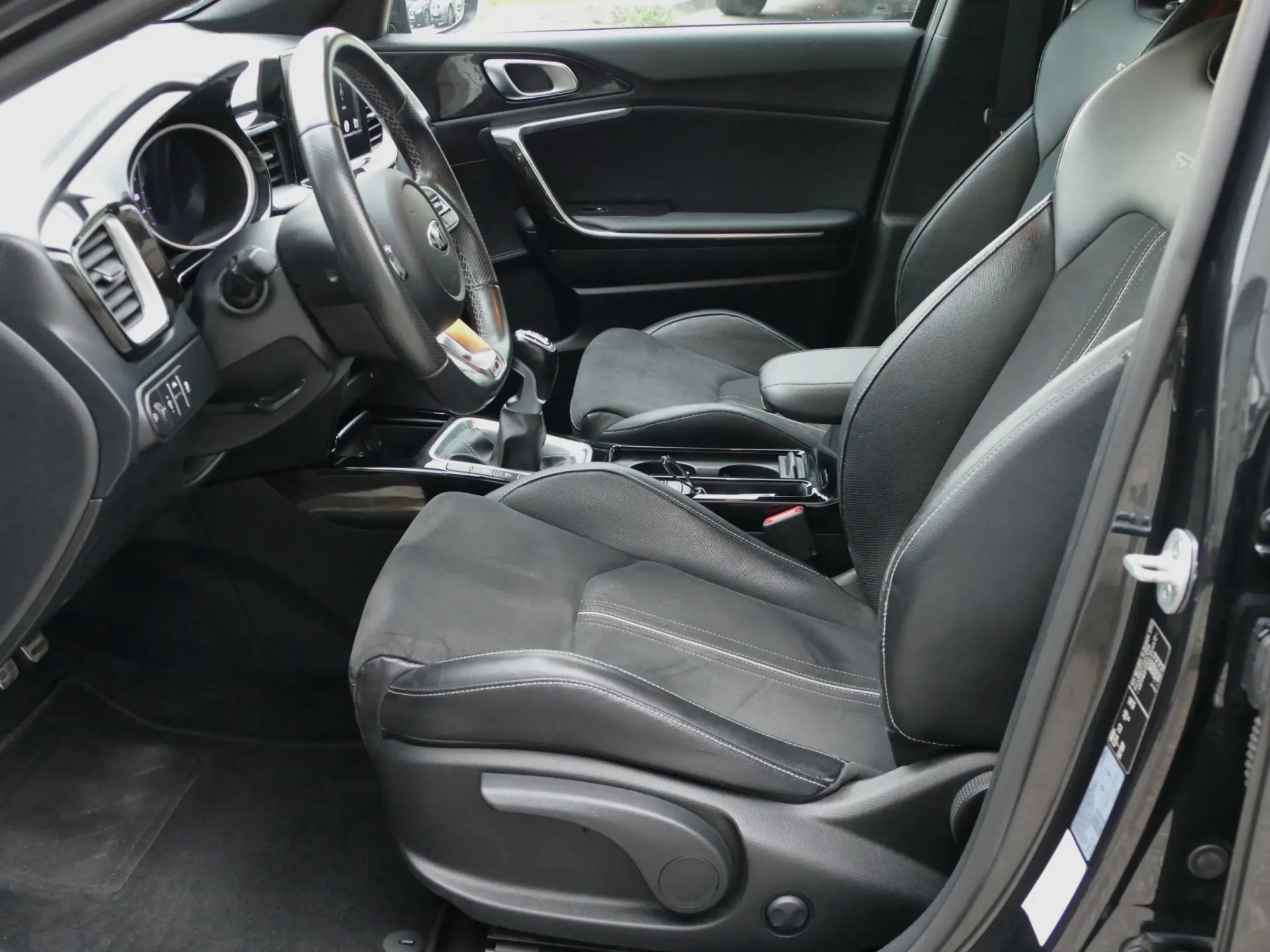 Kia Ceed 1.0 T-GDI GT Line 25