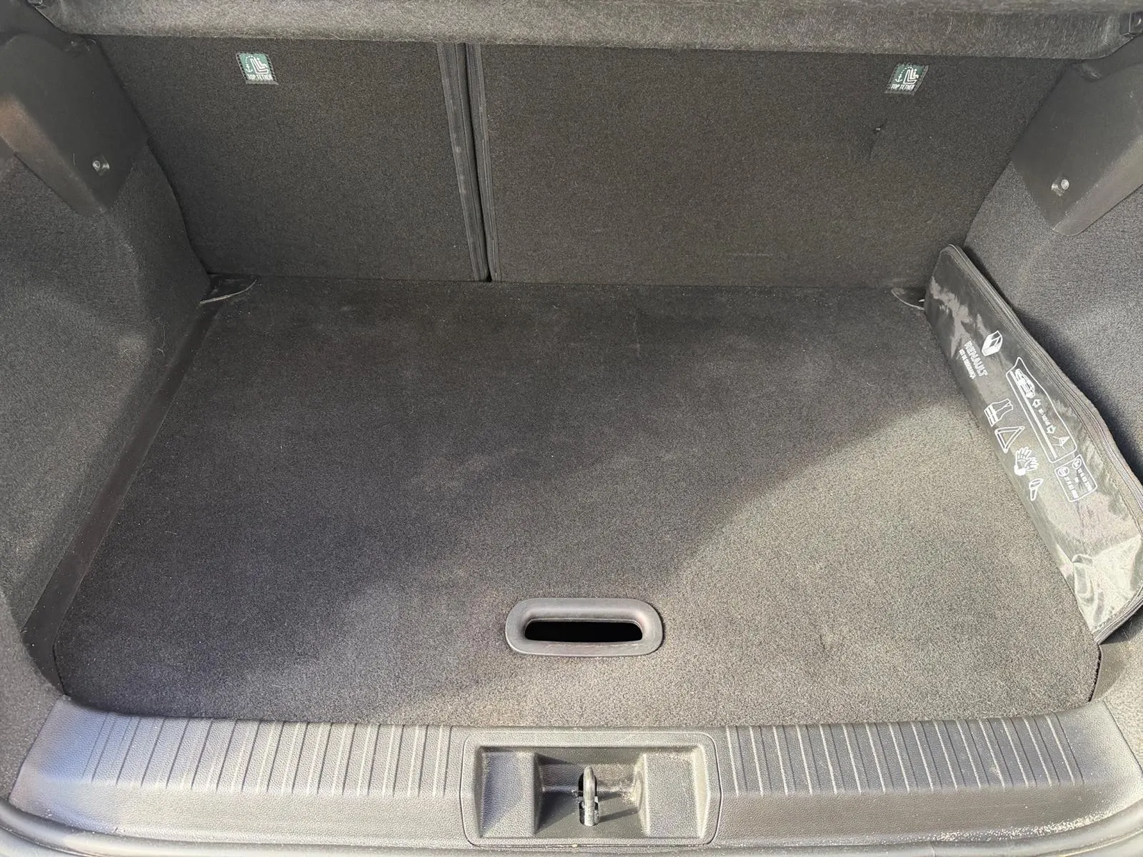 Renault Captur 1.0 TCe Exclusive Bi-Fuel 8