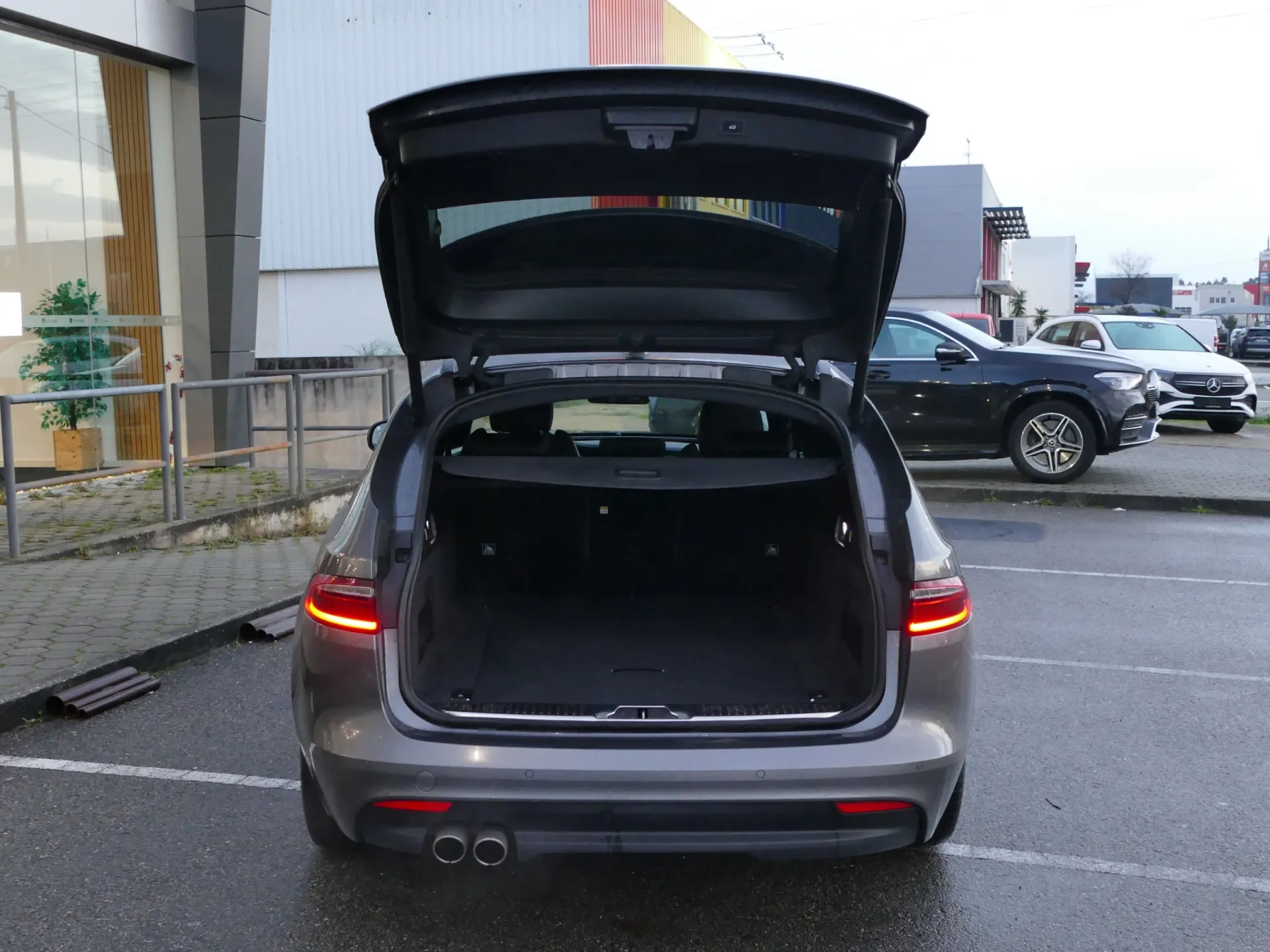 Jaguar XF Sportbrake 2.0 D R-Sport Aut. 13