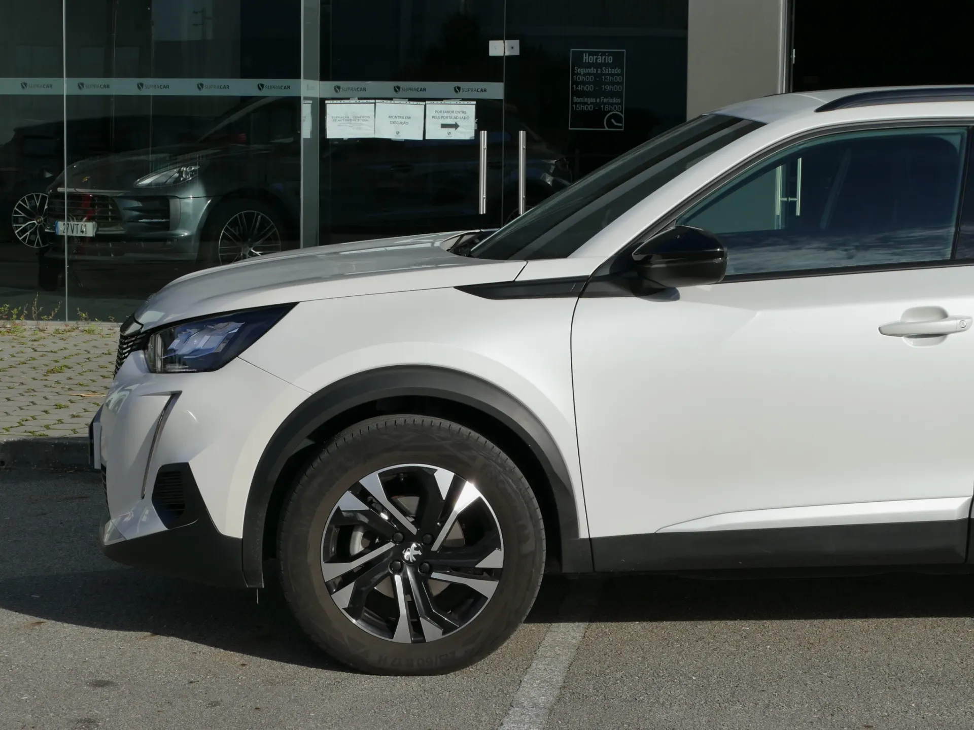 Peugeot 2008 1.2 PureTech Allure EAT8 13