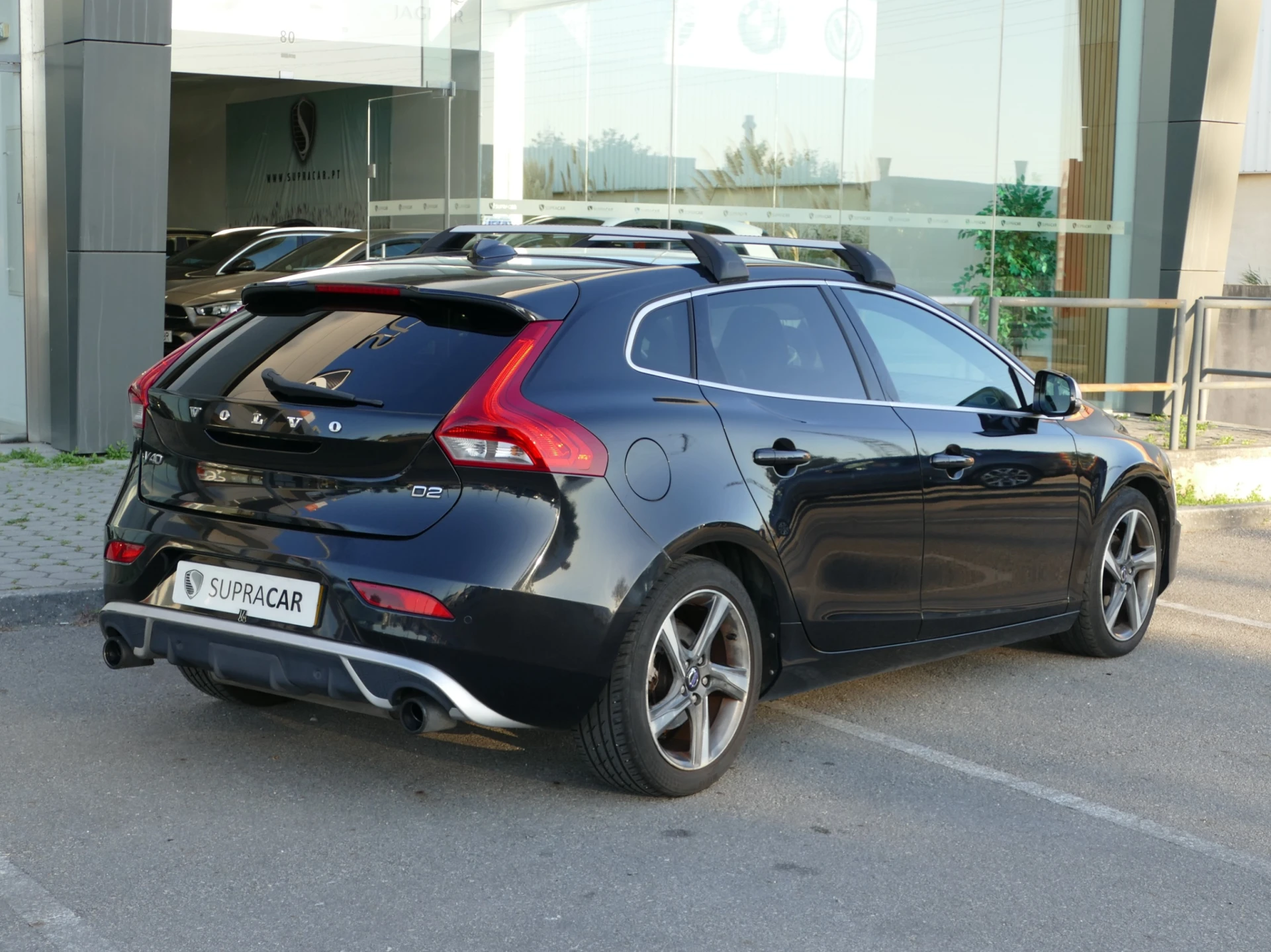 Volvo V40 2.0 D2 R-Design Momentum 3