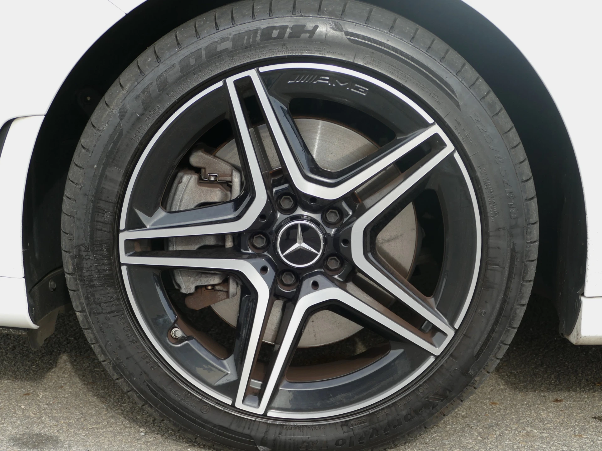 Mercedes-Benz A 250 e AMG Line 9