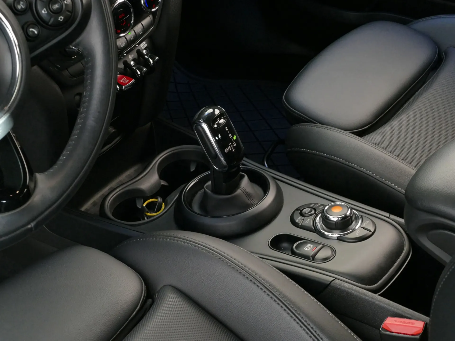 MINI Countryman One D Auto 19