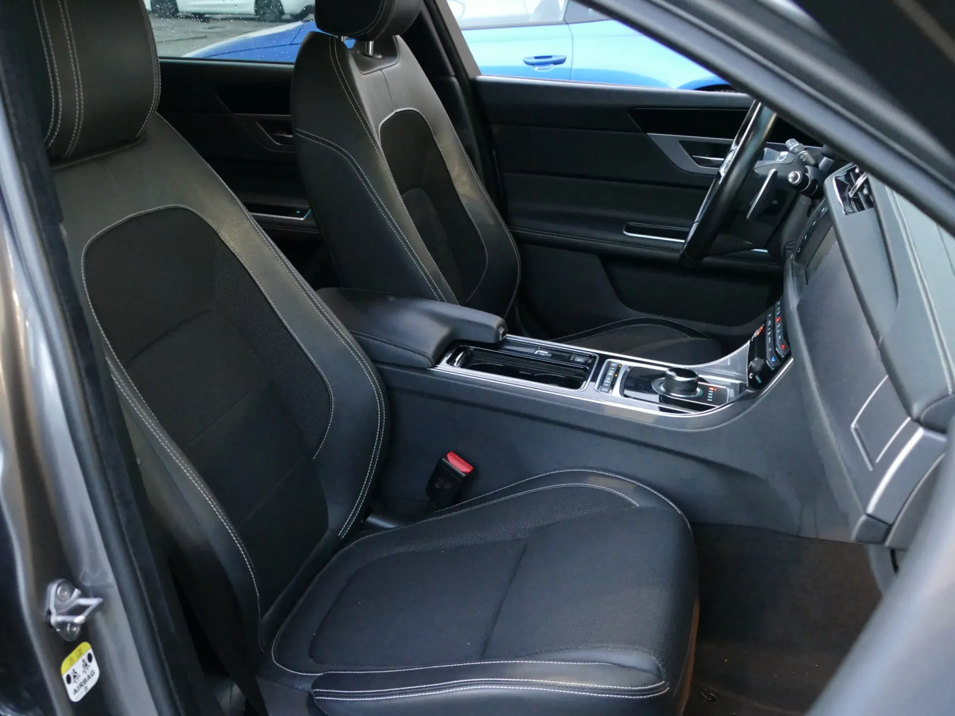 Jaguar XF Sportbrake 2.0 D R-Sport Aut. 28