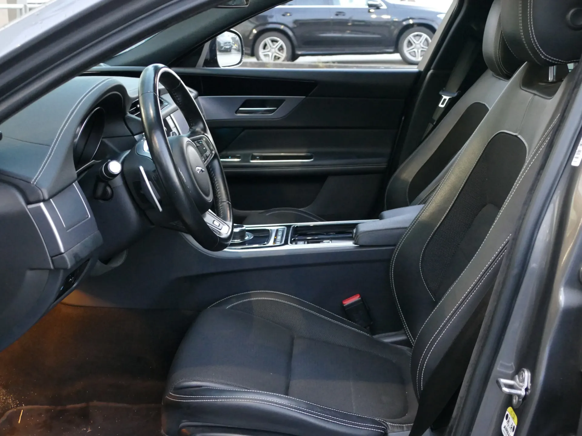 Jaguar XF Sportbrake 2.0 D R-Sport Aut. 26