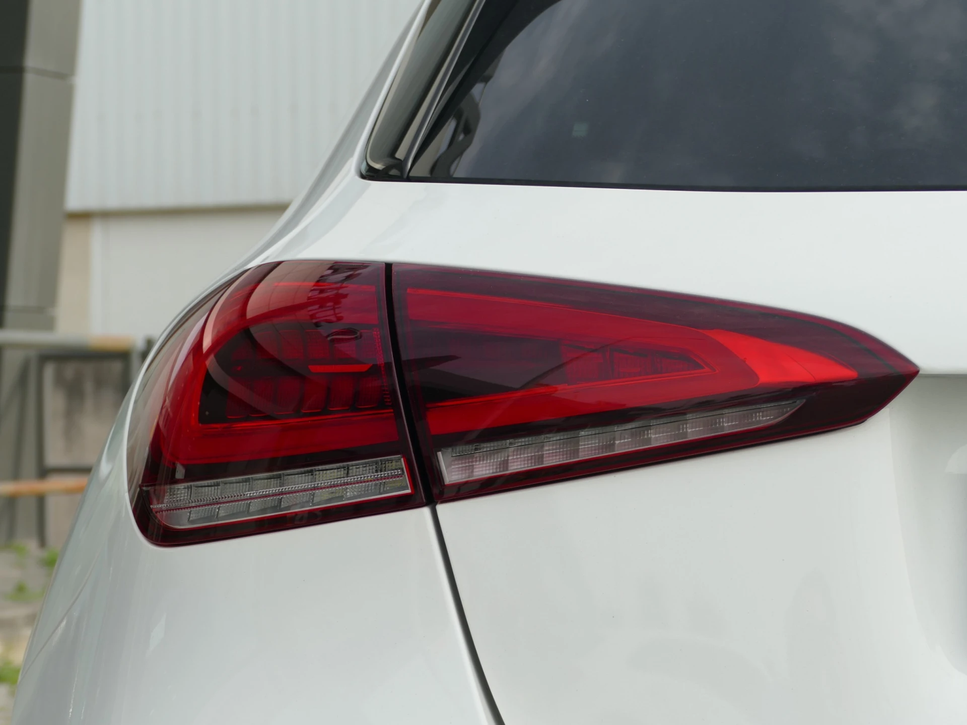 Mercedes-Benz A 250 e AMG Line 14