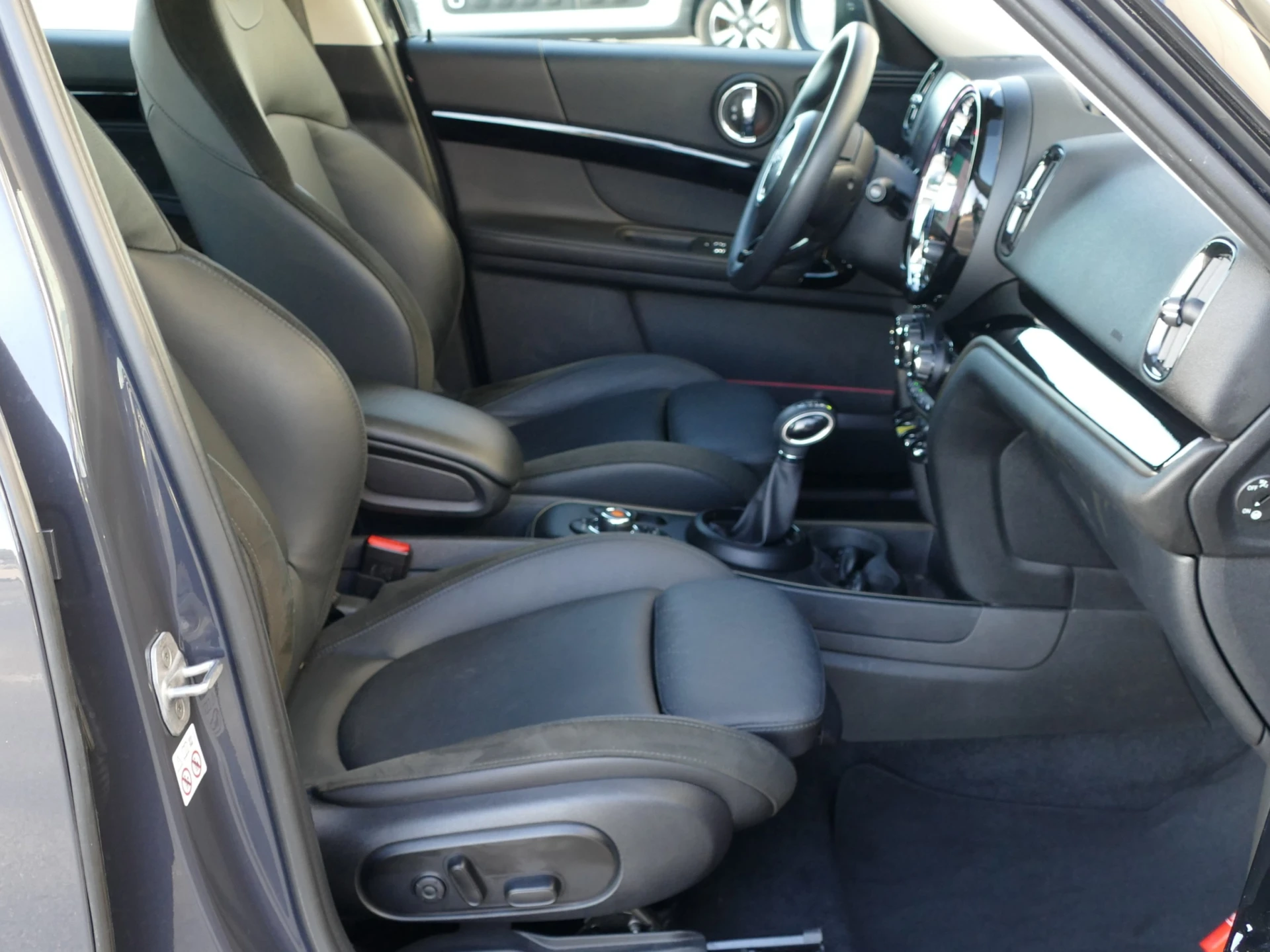 MINI Countryman Cooper SE ALL4 Auto 31