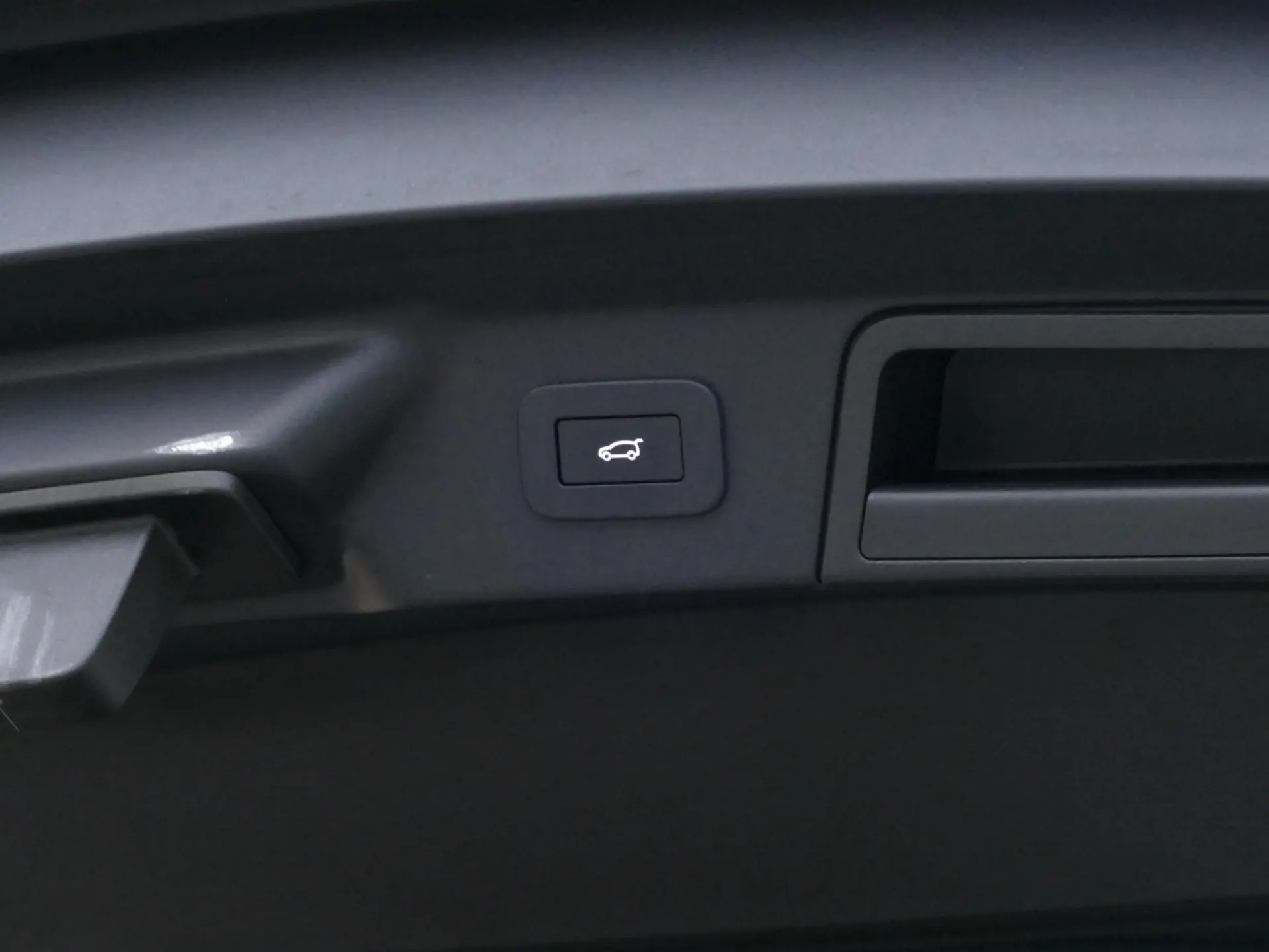 Land Rover Range Rover Velar 2.0 P400e AWD Dynamic SE 13