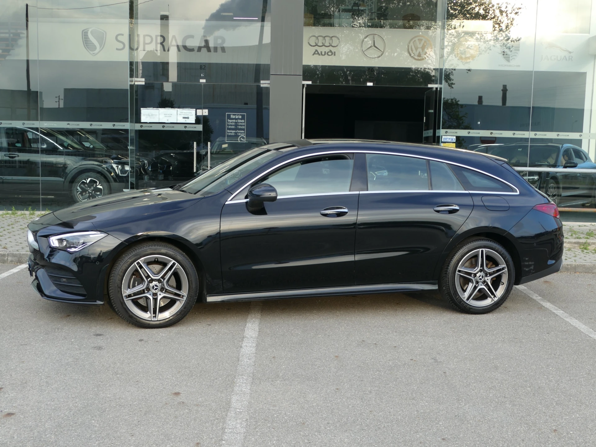 Mercedes-Benz CLA 250 e Shooting Brake AMG Line 16