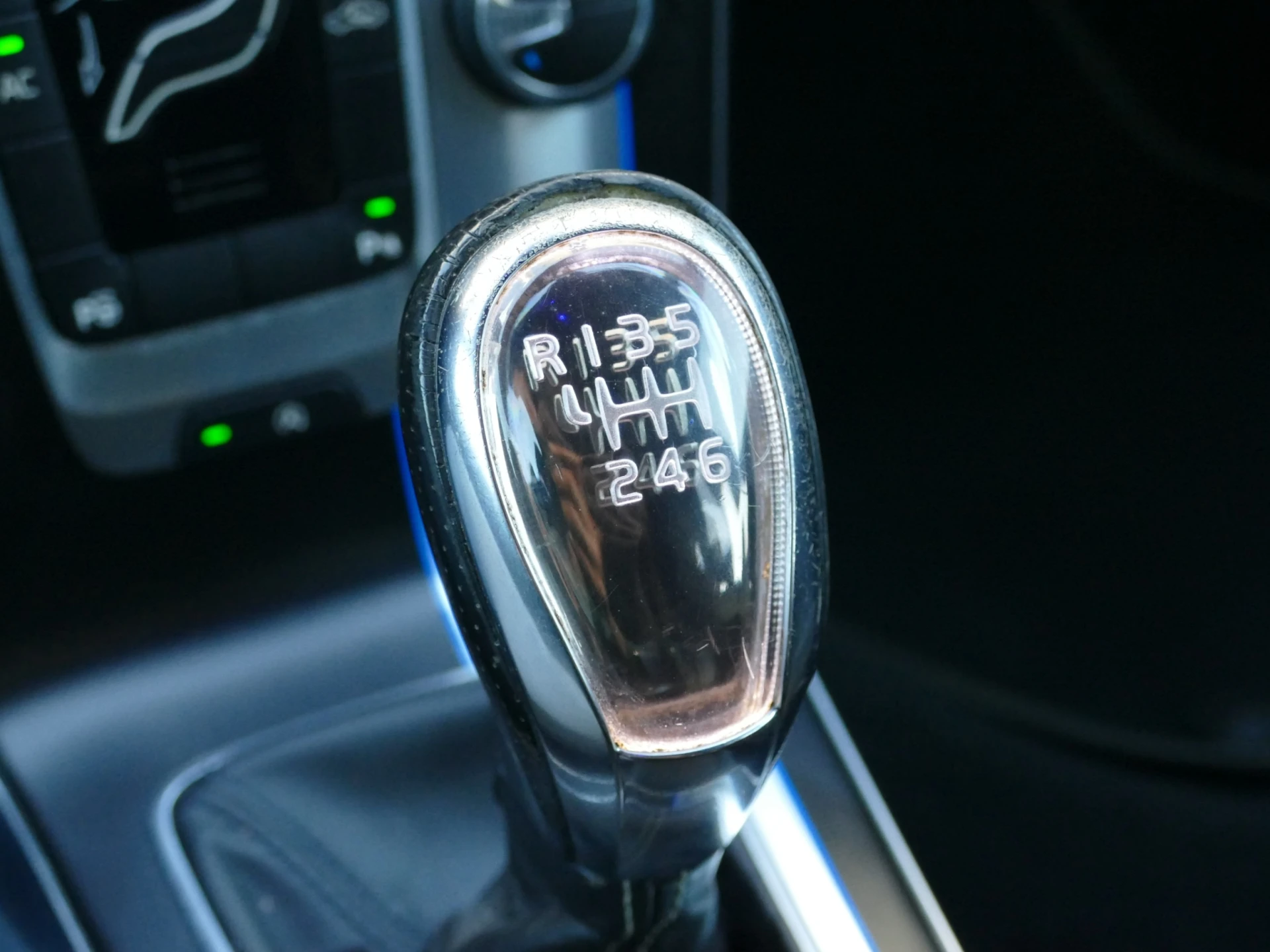 Volvo V40 2.0 D2 R-Design Momentum 20