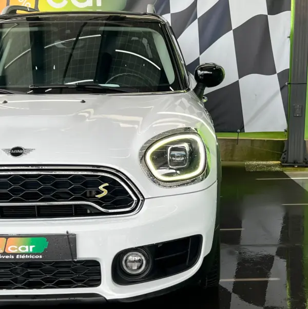 MINI Countryman Cooper SE ALL4 Auto 3
