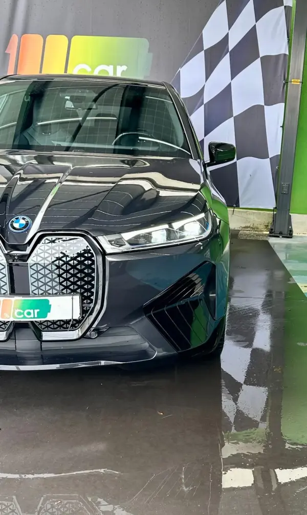 BMW iX xDrive 40 Pack Desportivo 4