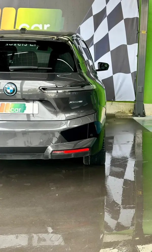 BMW iX xDrive 40 Pack Desportivo 8