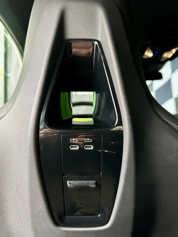 BMW iX xDrive 40 Pack Desportivo 26