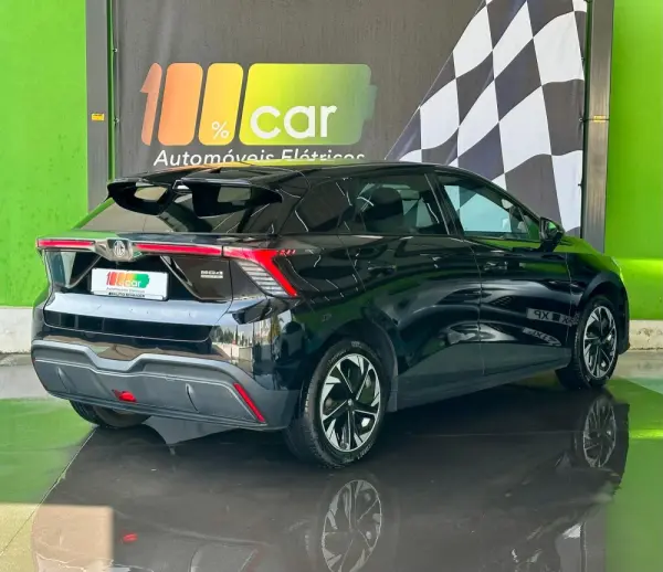 MG MG4 64 kWh Luxury 5