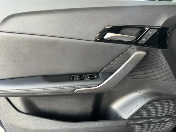 MG MG4 64 kWh Luxury 9