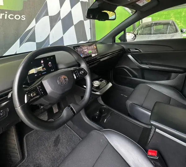 MG MG4 64 kWh Luxury 10