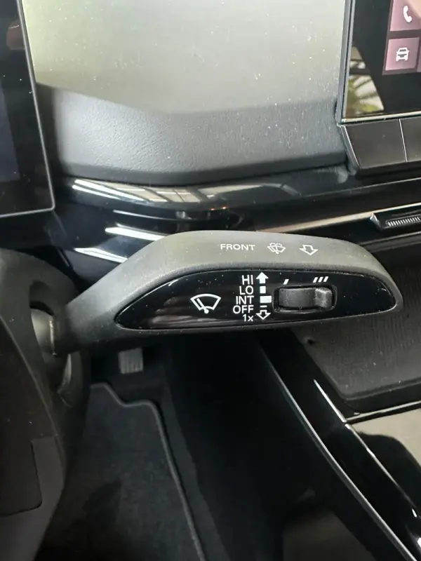 MG MG4 64 kWh Luxury 12