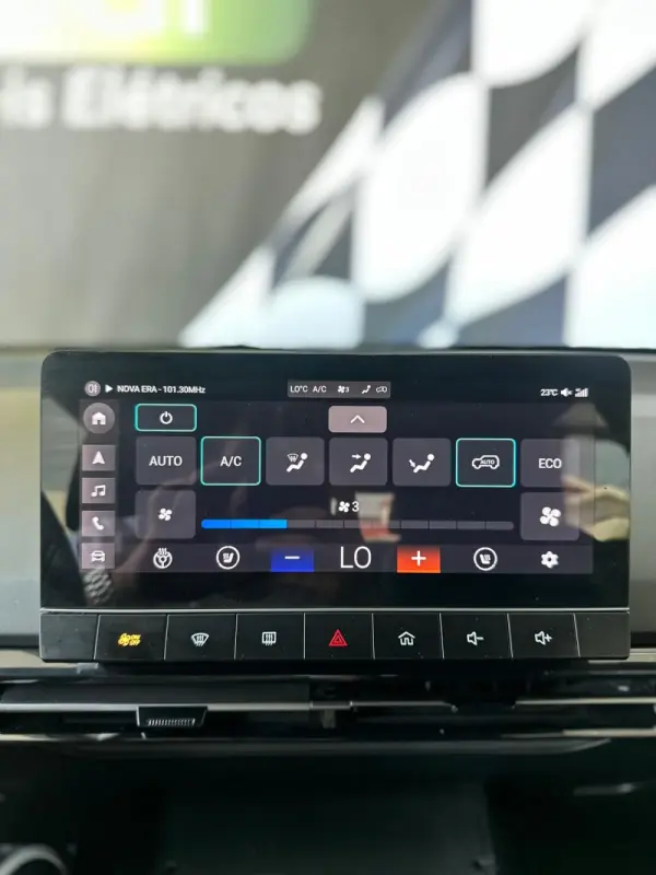 MG MG4 64 kWh Luxury 16