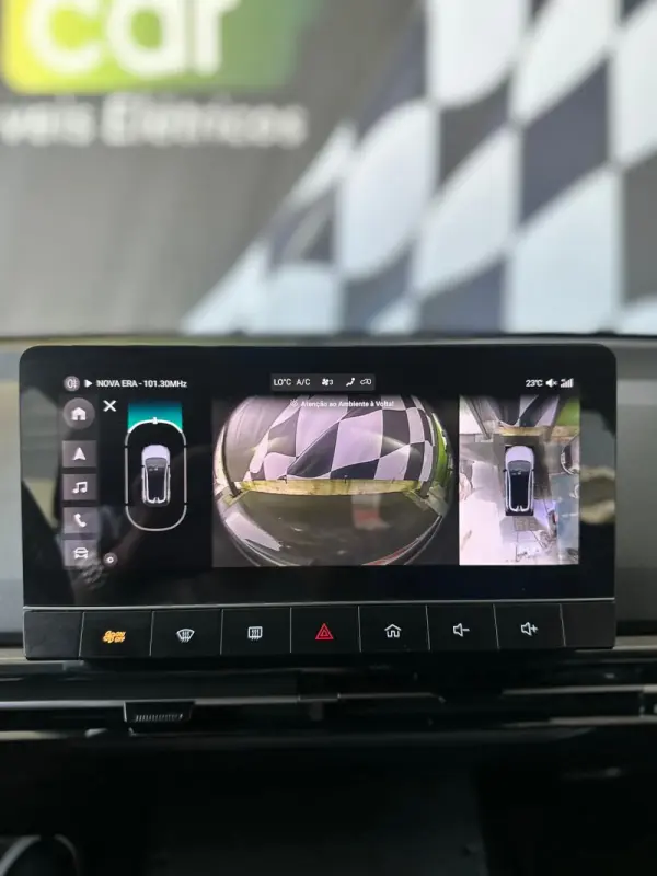 MG MG4 64 kWh Luxury 18