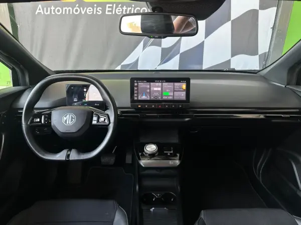 MG MG4 64 kWh Luxury 24