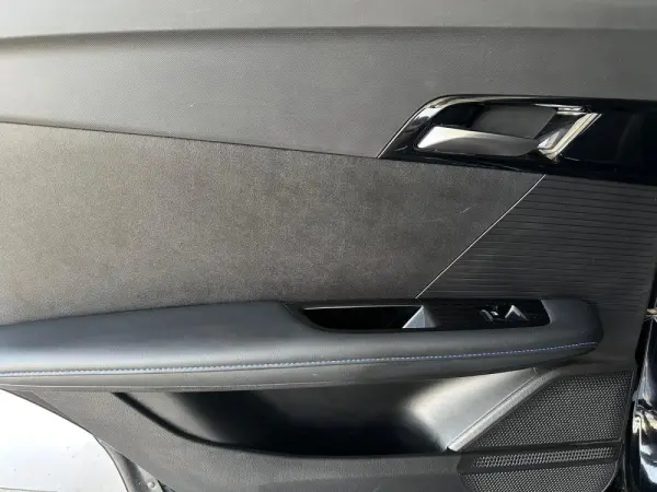 MG MG4 64 kWh Luxury 25