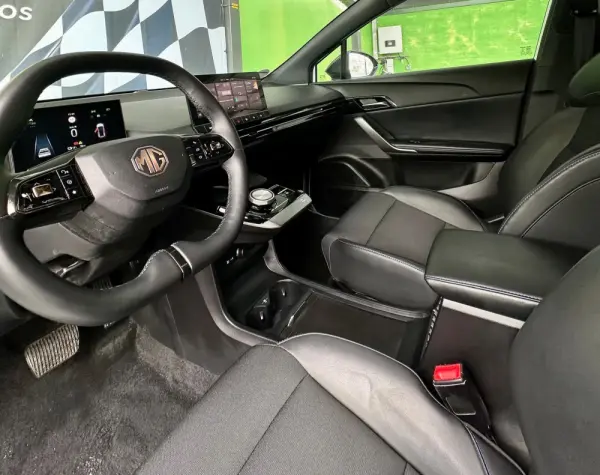 MG MG4 64 kWh Luxury 6