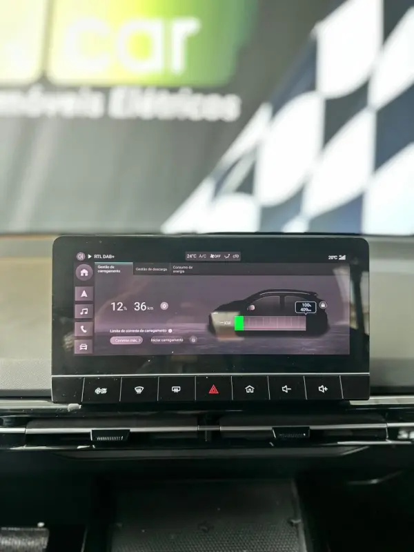 MG MG4 64 kWh Luxury 12