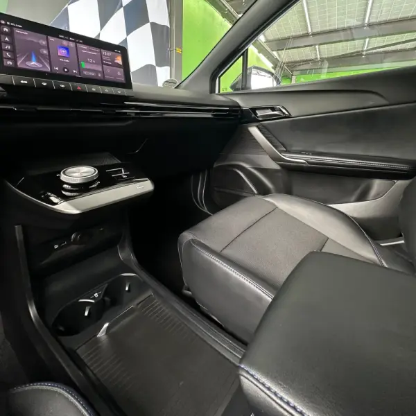 MG MG4 64 kWh Luxury 17