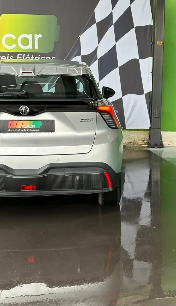 MG MG4 64 kWh Luxury 8