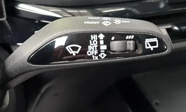 MG MG4 64 kWh Luxury 11