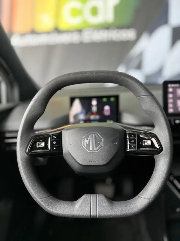 MG MG4 64 kWh Luxury 12