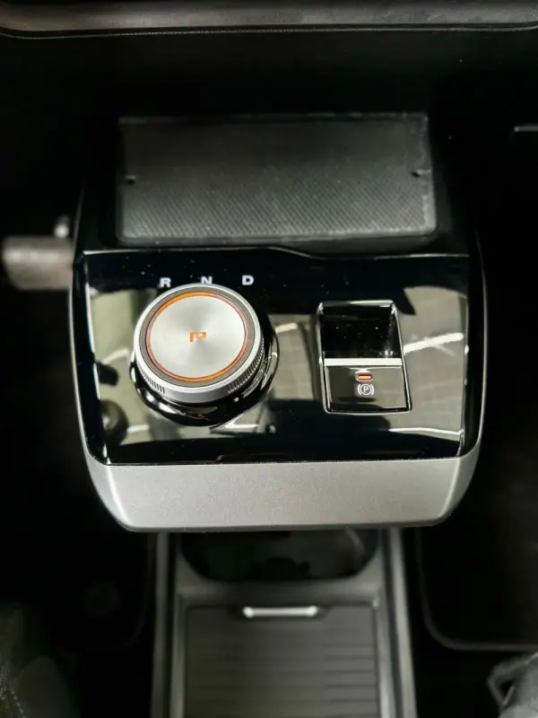 MG MG4 64 kWh Luxury 19