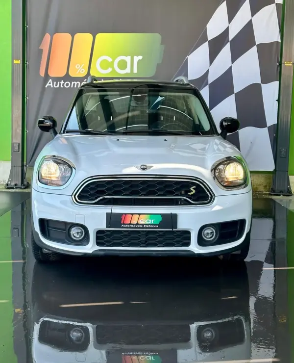 MINI Countryman Cooper SE ALL4 Auto 2