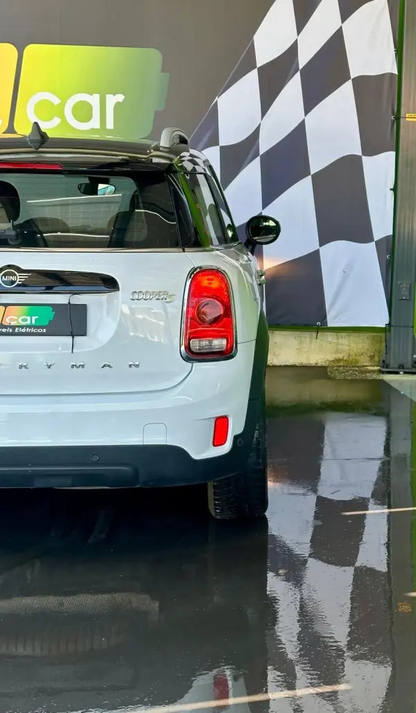 MINI Countryman Cooper SE ALL4 Auto 8