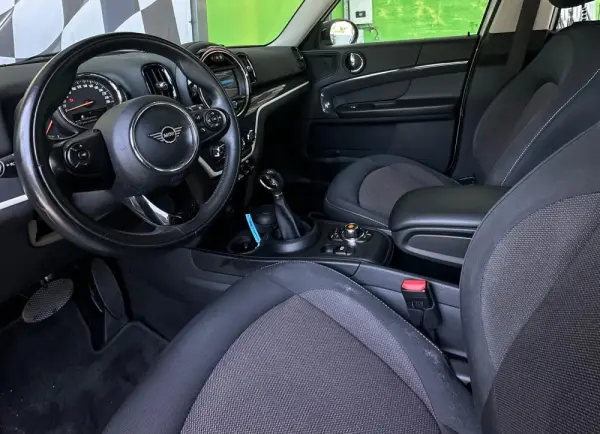 MINI Countryman Cooper SE ALL4 Auto 13